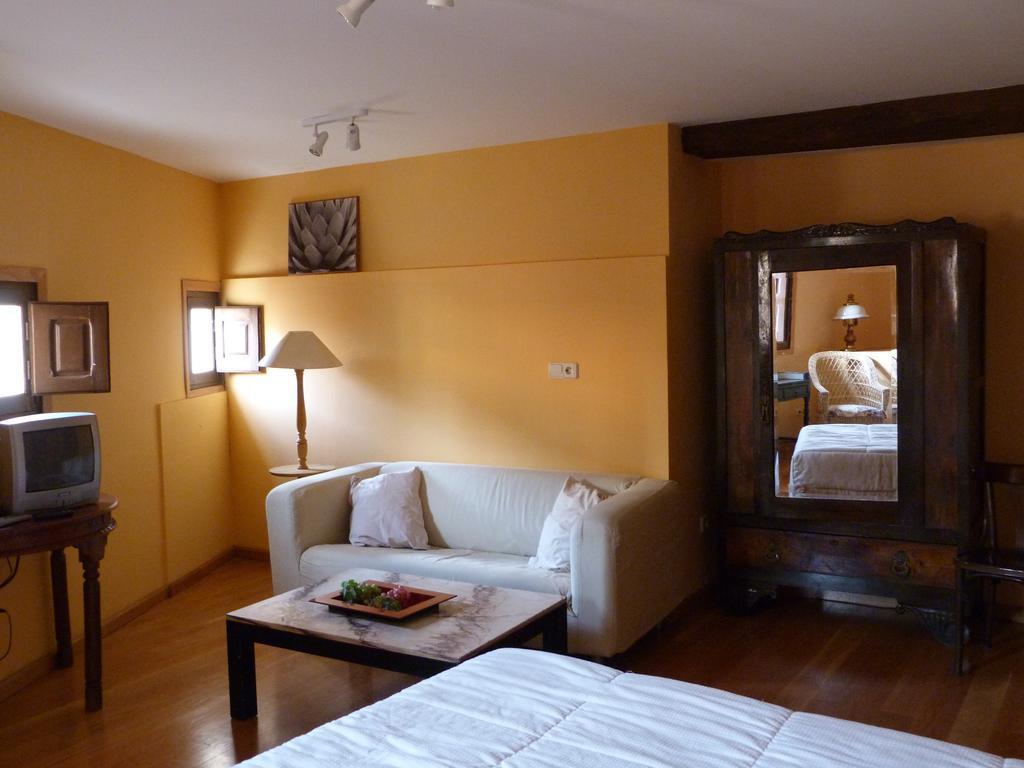 La Antigua Fonda De Villel Extérieur photo